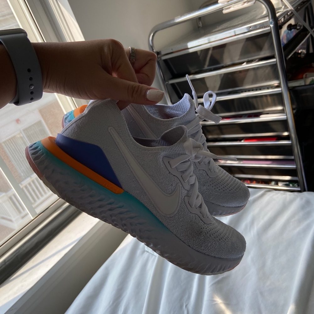 W Nike Epic React Flyknit Sneakers